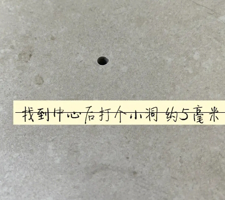 乌兰瓷砖空鼓维修公司专业解答在瓷砖铺贴过程中，如果砂料搅拌不均匀，将会带来以下问题